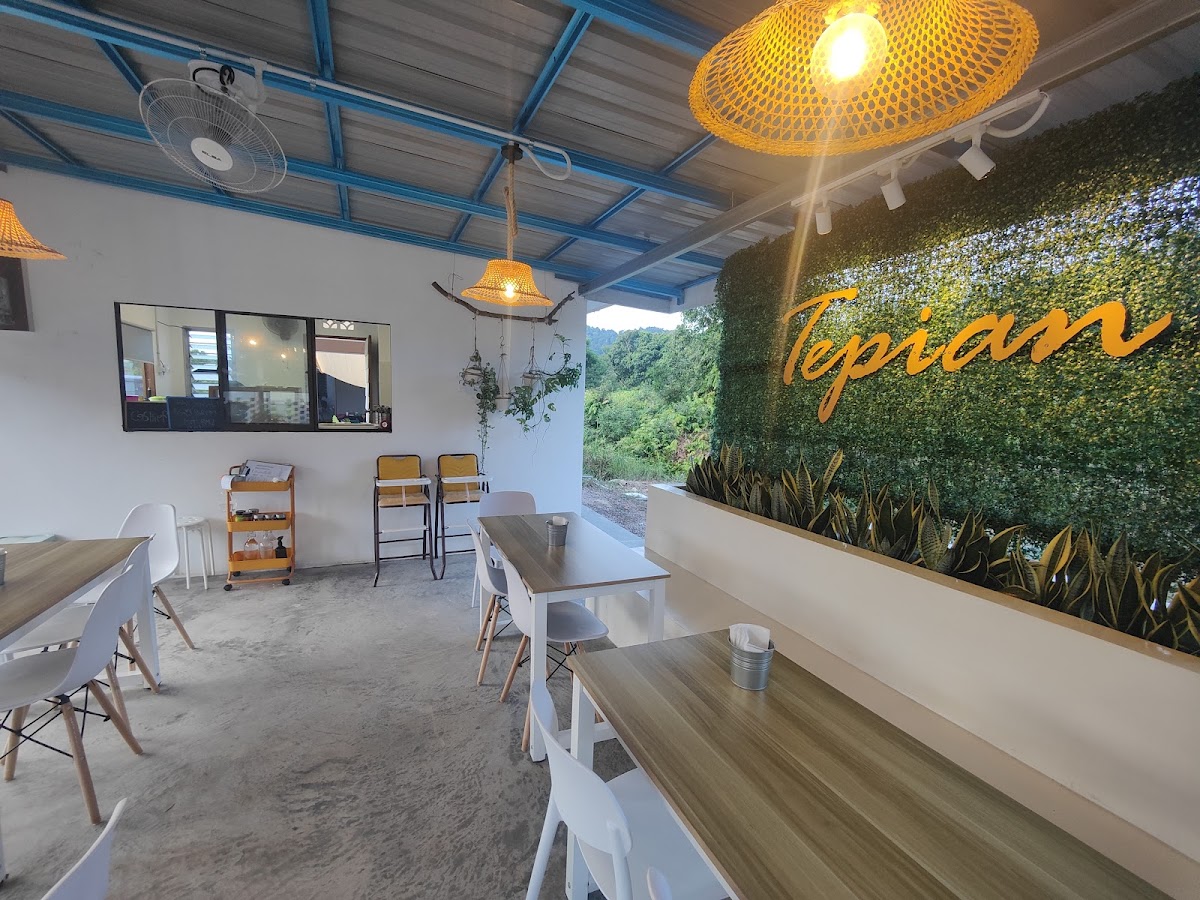 Tepian Cafe, Air Papan