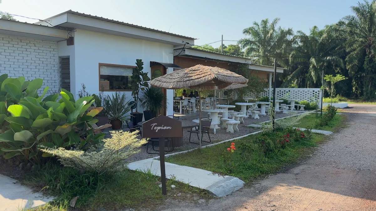 Tepian Cafe, Air Papan - Photo 1