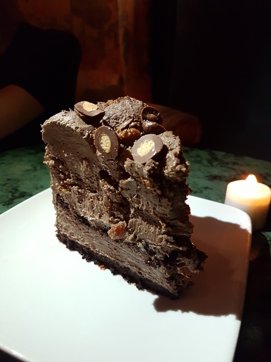 Moody Cow Dessert Cafe - Photo 9