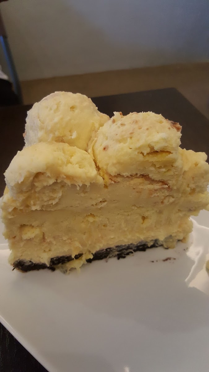 Moody Cow Dessert Cafe - Photo 7
