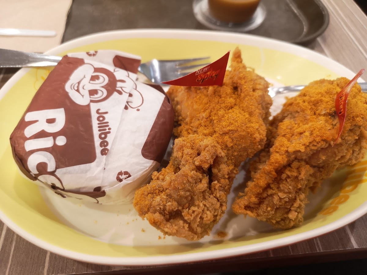 Jollibee Lacson - Photo 4