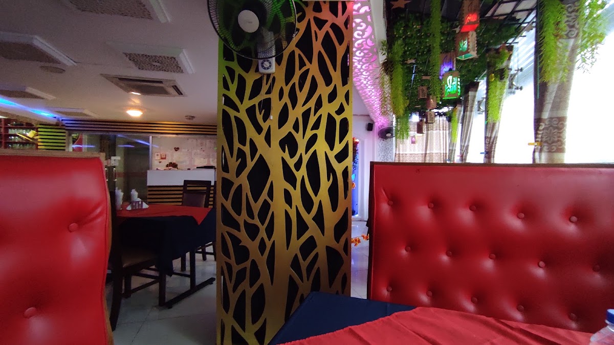 Chili's Thai & Chinese Restaurant - Photo 5