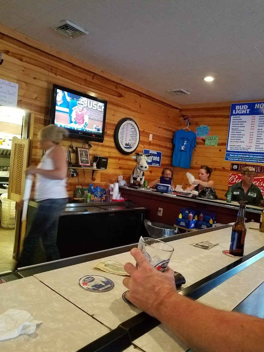 Holy Cow Bar - Photo 4