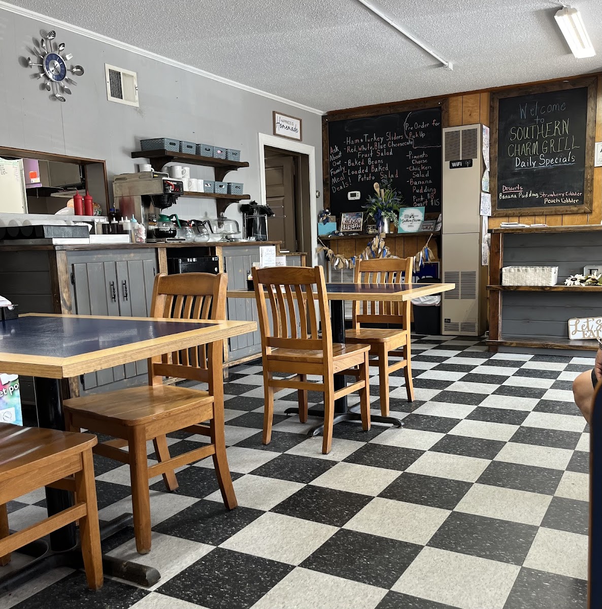 Southern Charm Grill - Photo 3
