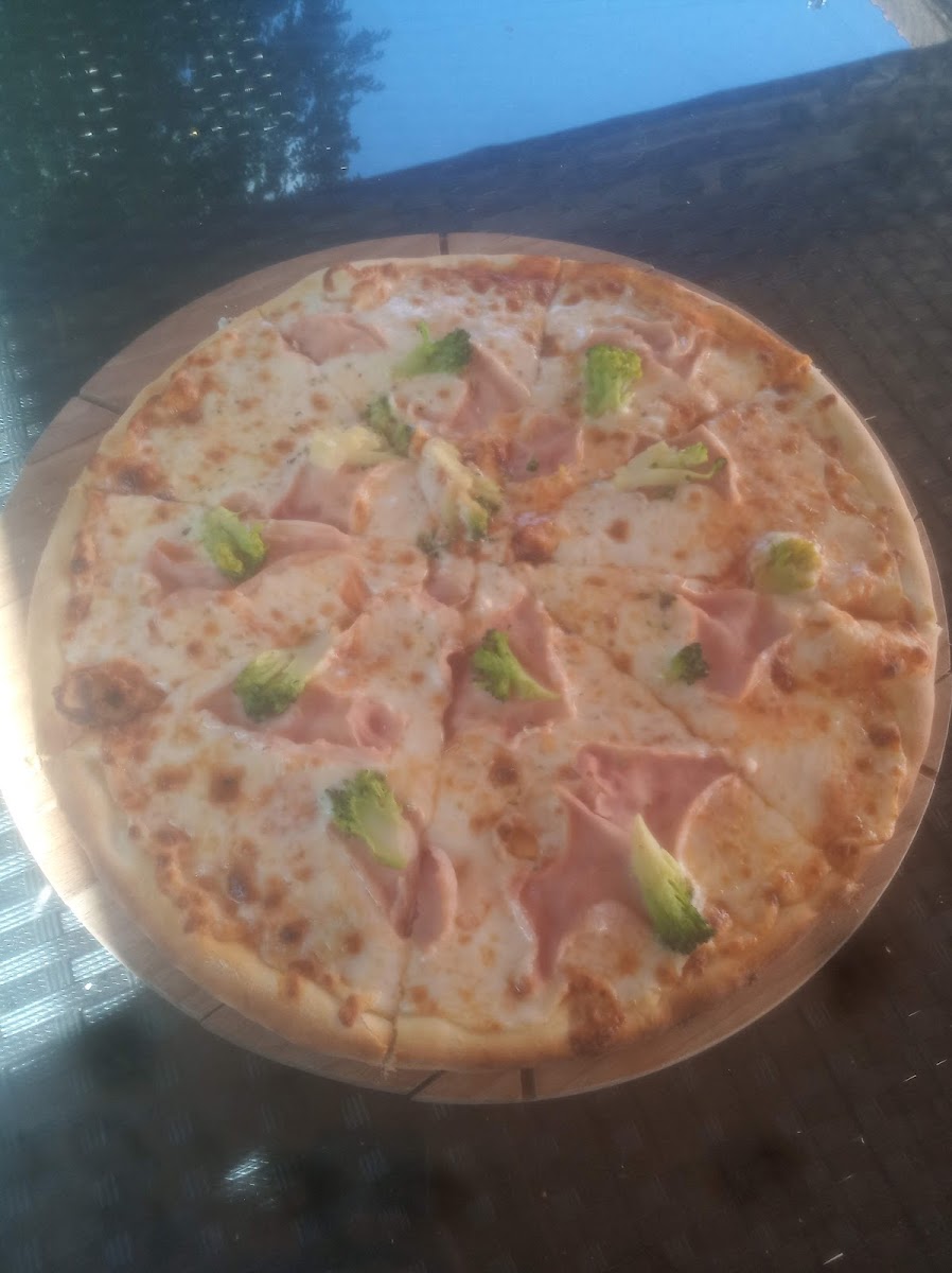 Pizza Houśe Express Vráble - Photo 4