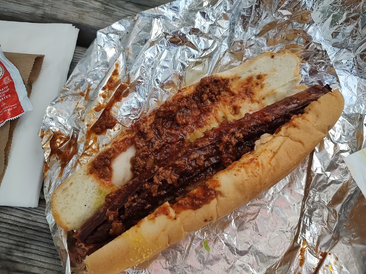Salty's Drive Inn - Photo 4