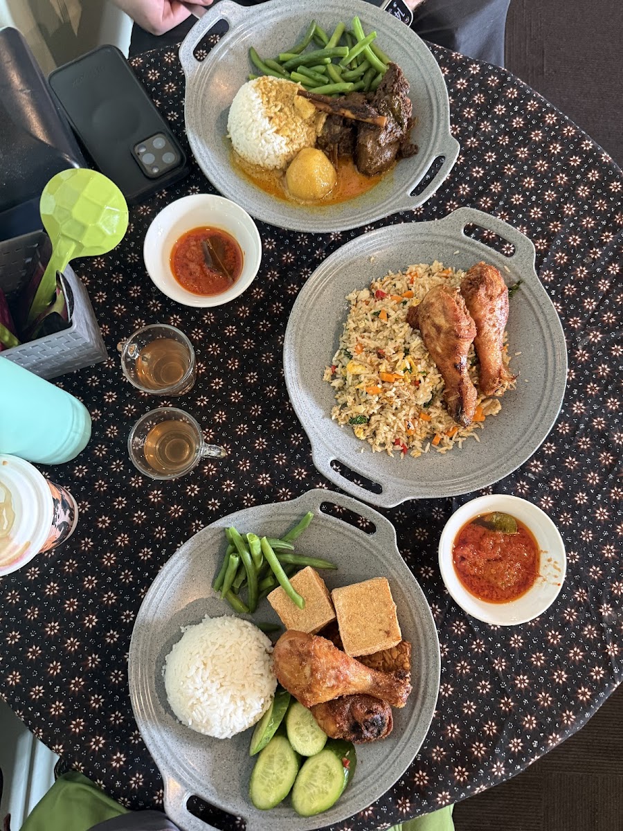 Chilli Coconut HALAL Restaurant - Photo 4