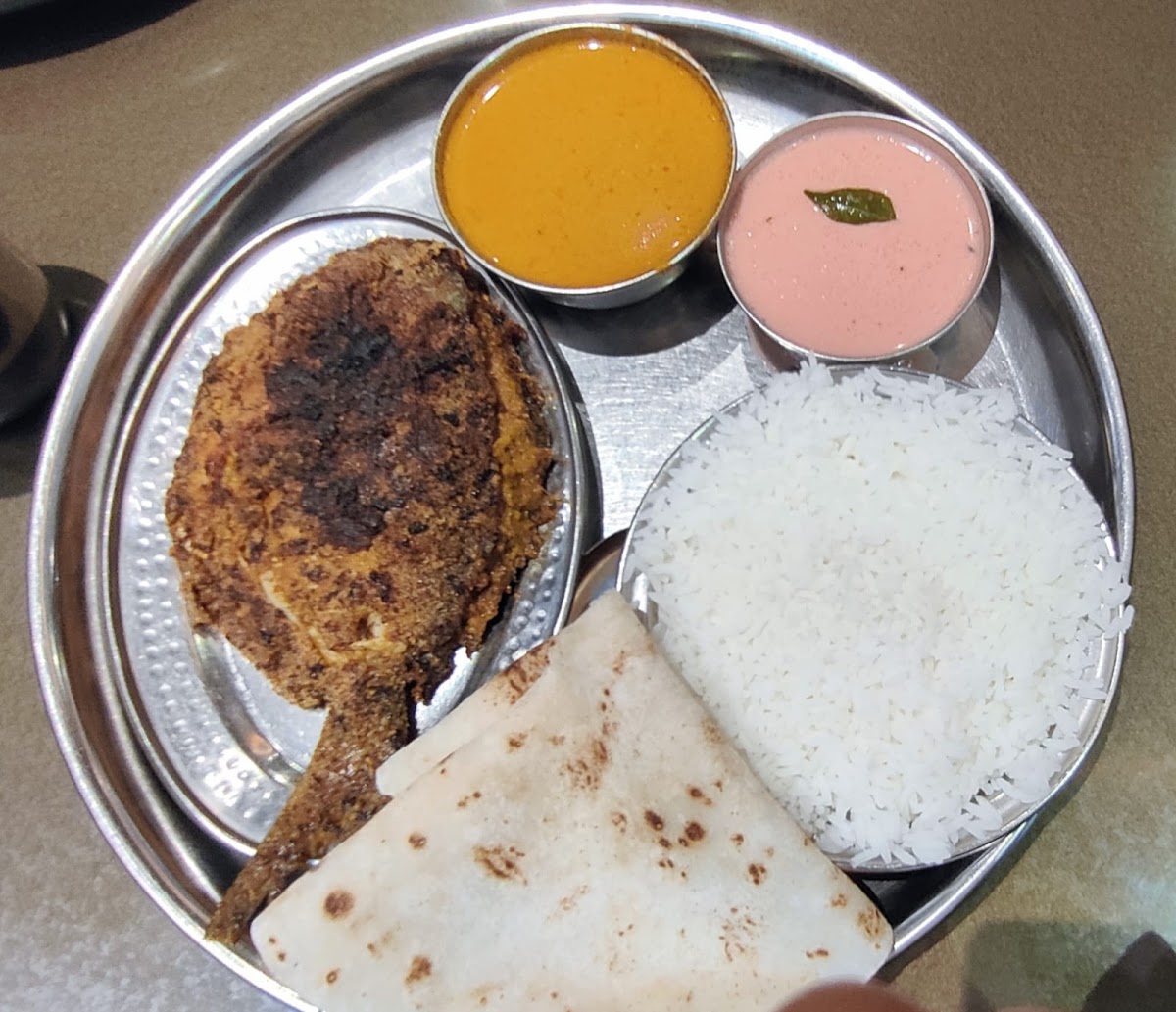 Gomantak Boarding House - Photo 4