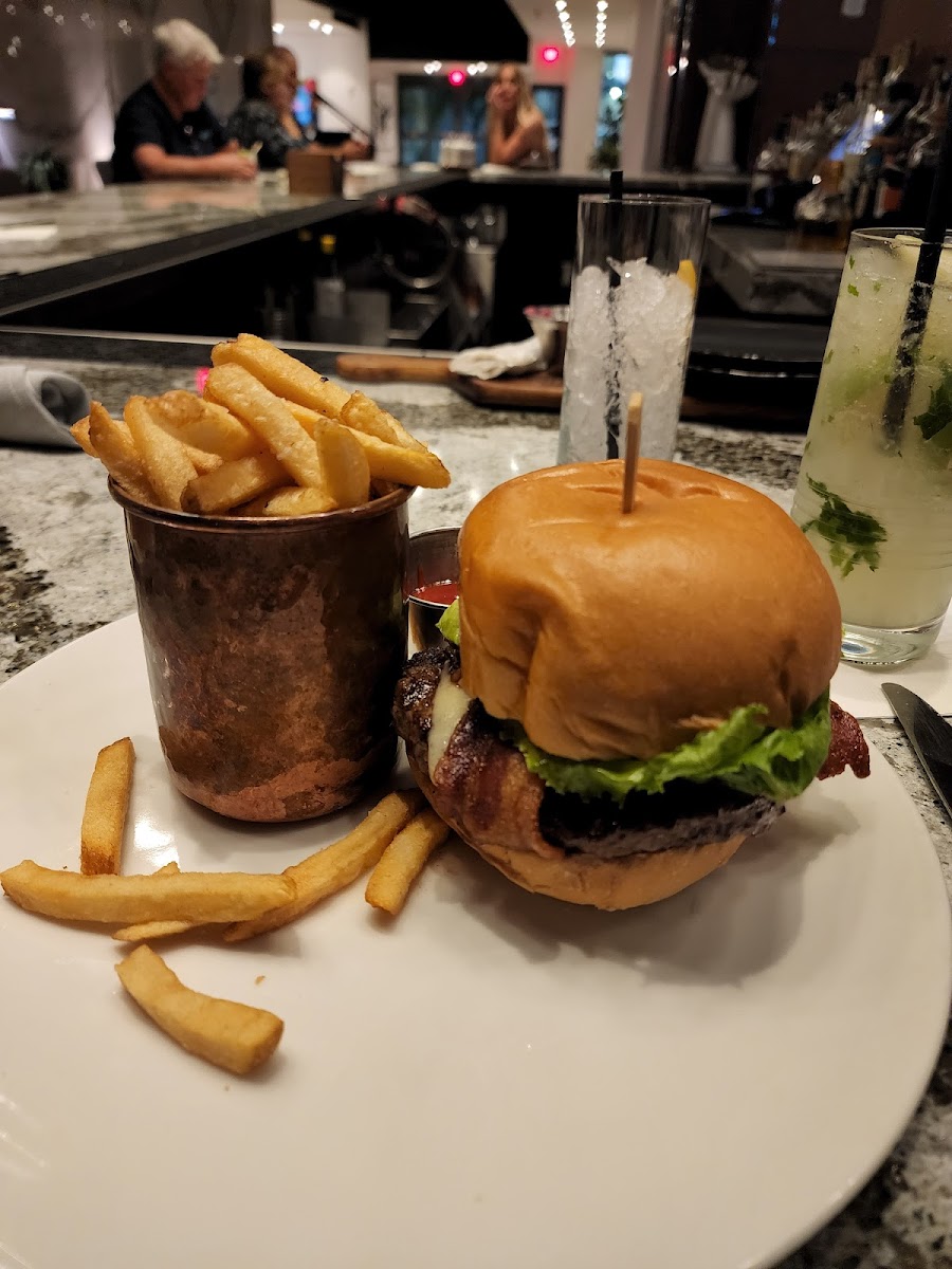 Julian Restaurant - Photo 8