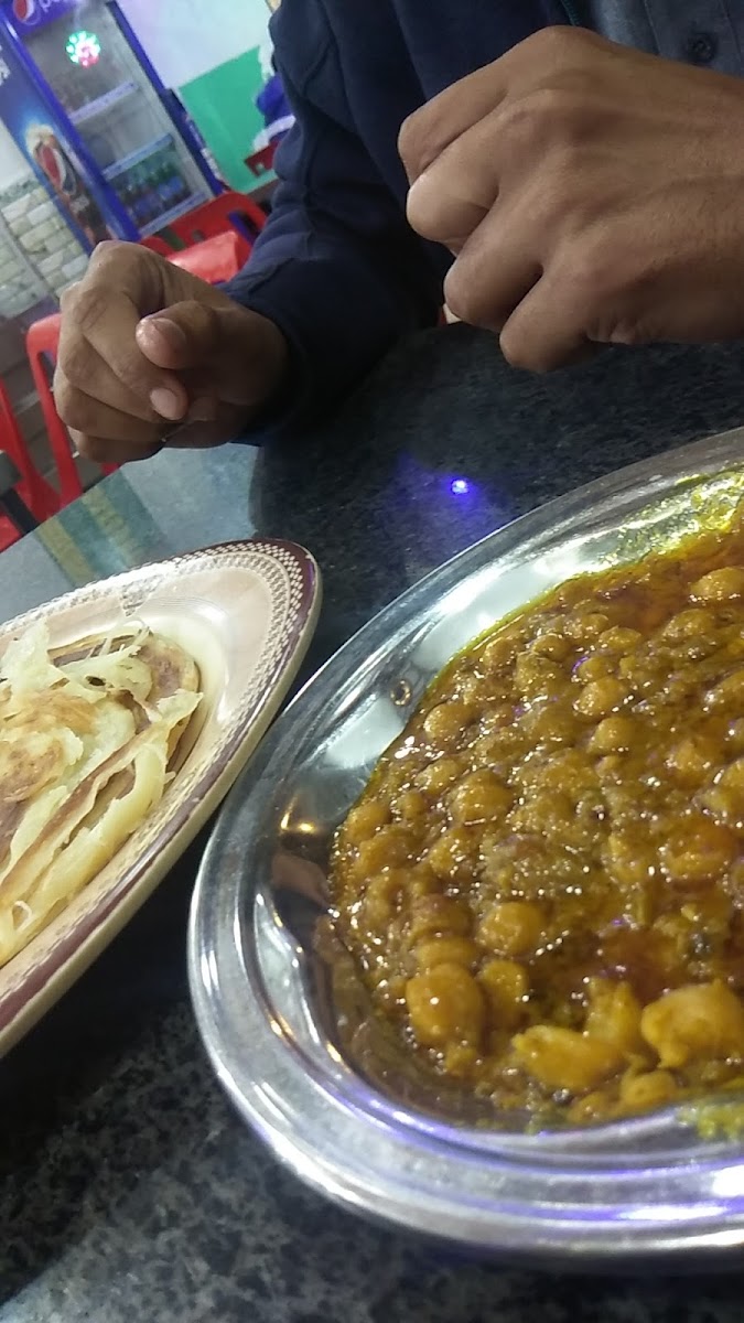 Quetta Shehbaz Cafe - Photo 8