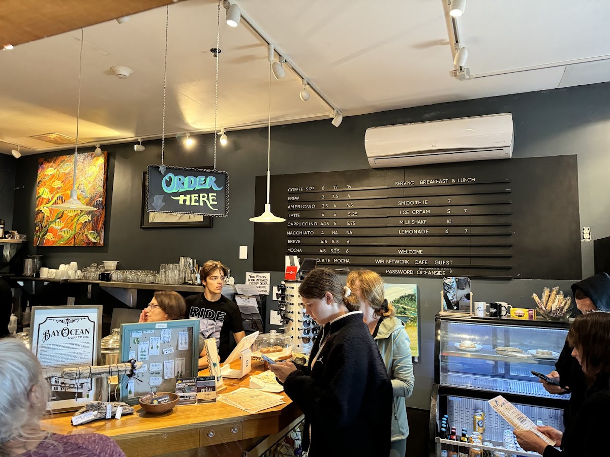 Current Cafe & Lounge