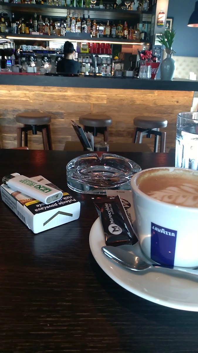 Mcafe bar - Photo 1