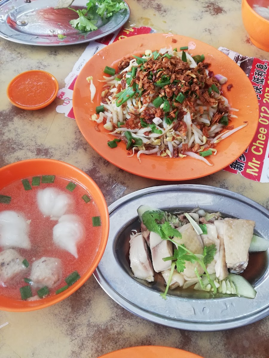 Nasi Ayam Sungai Buloh 宋溪毛糯日夜芽菜鸡 - Photo 4