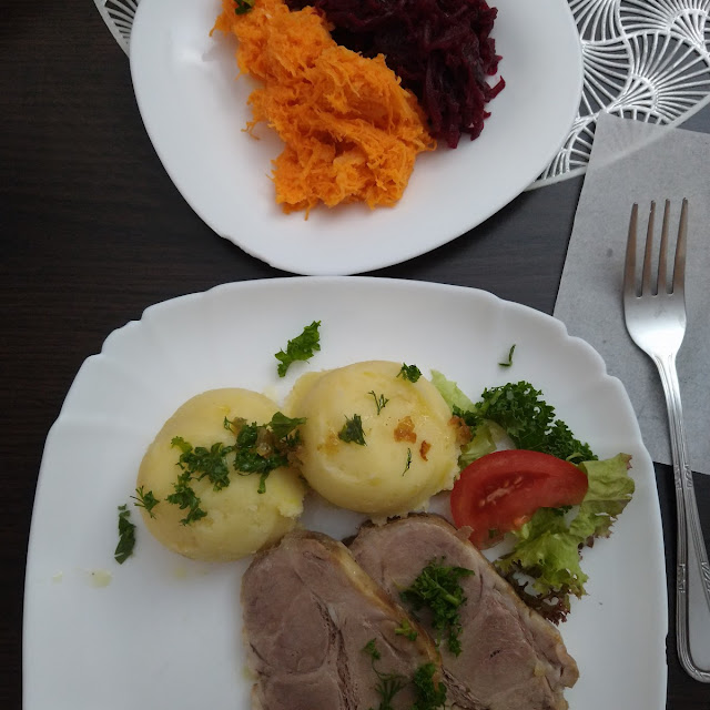 Sztuka Mięsa Ziemniaki Surówka