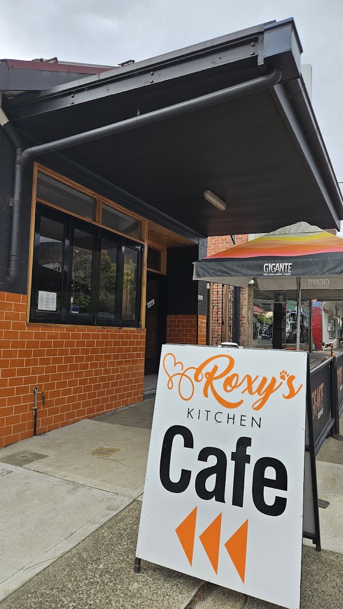 Roxy’s Kitchen - Photo 1
