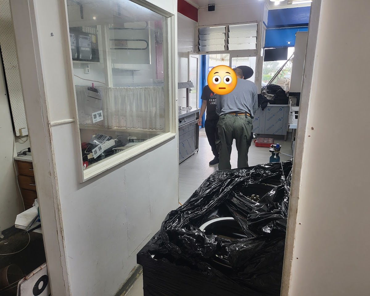 Nolantown Takeaways - Photo 9