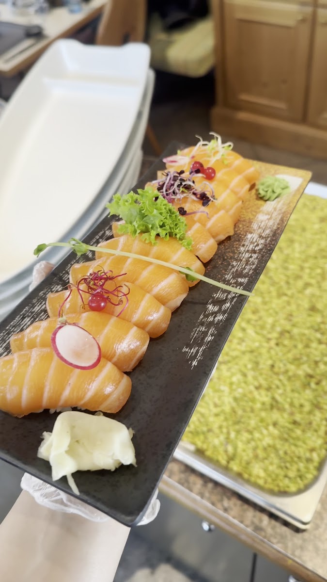 Makayi sushi - Photo 1