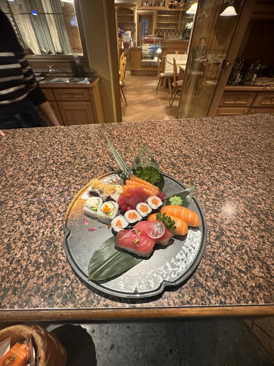 Makayi sushi - Photo 4