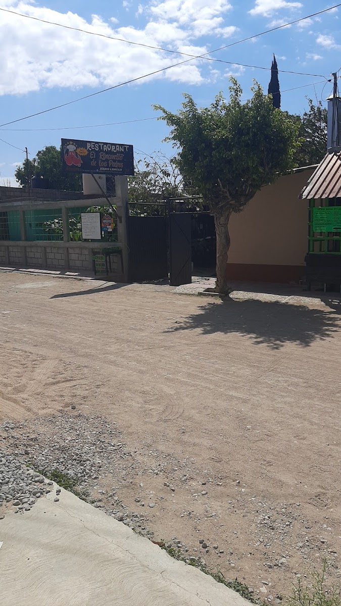 Restaurant De Mariscos 'El Rinconcito De Los Padres' - Photo 2