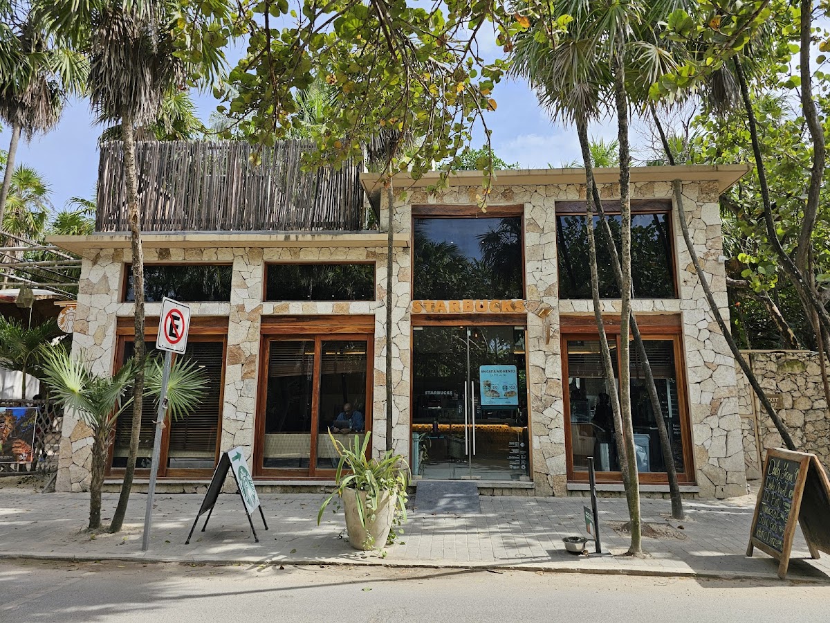 Starbucks Ahau Tulum - Photo 3