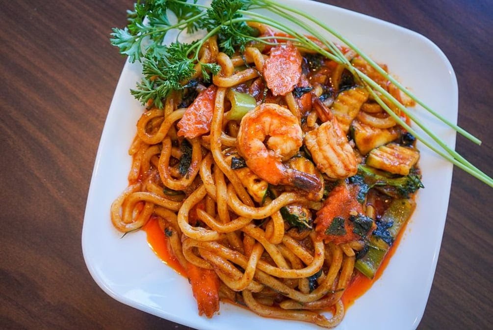 Aung Family Restaurant - Photo 2