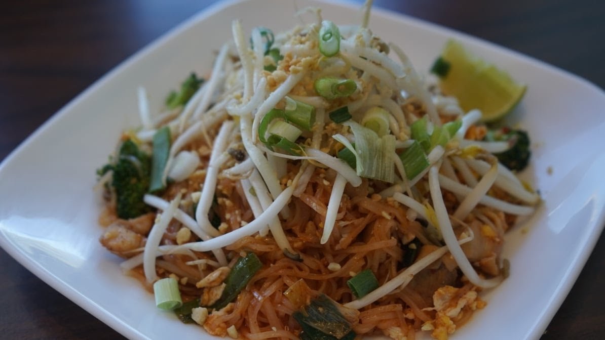 Aung Family Restaurant - Photo 6