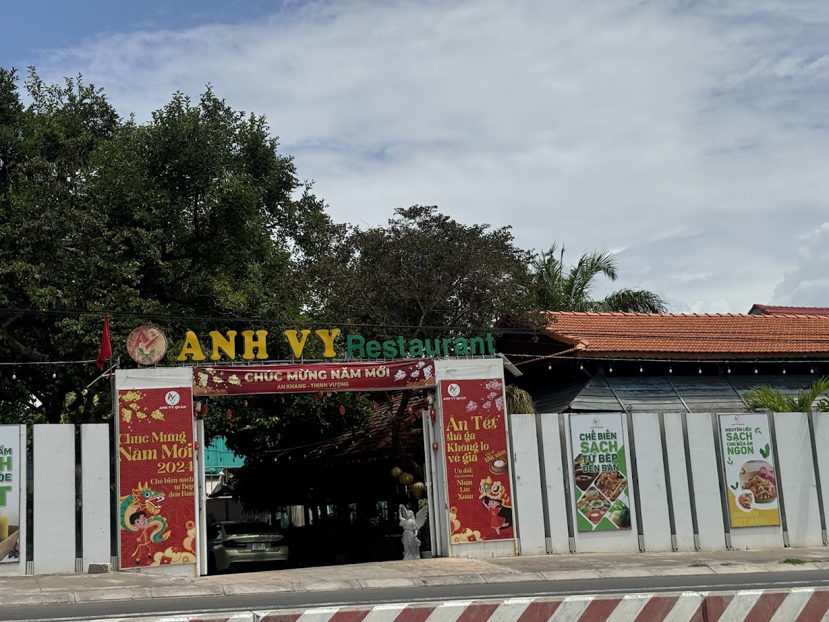 Cơm Niêu Anh Vy