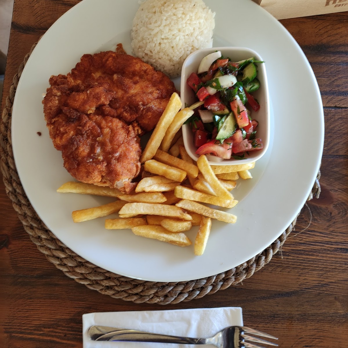 Celebrity Lounge & Grill Bar - Photo 3