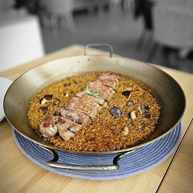 Paella de Lomo de Ternera Y Shiitake