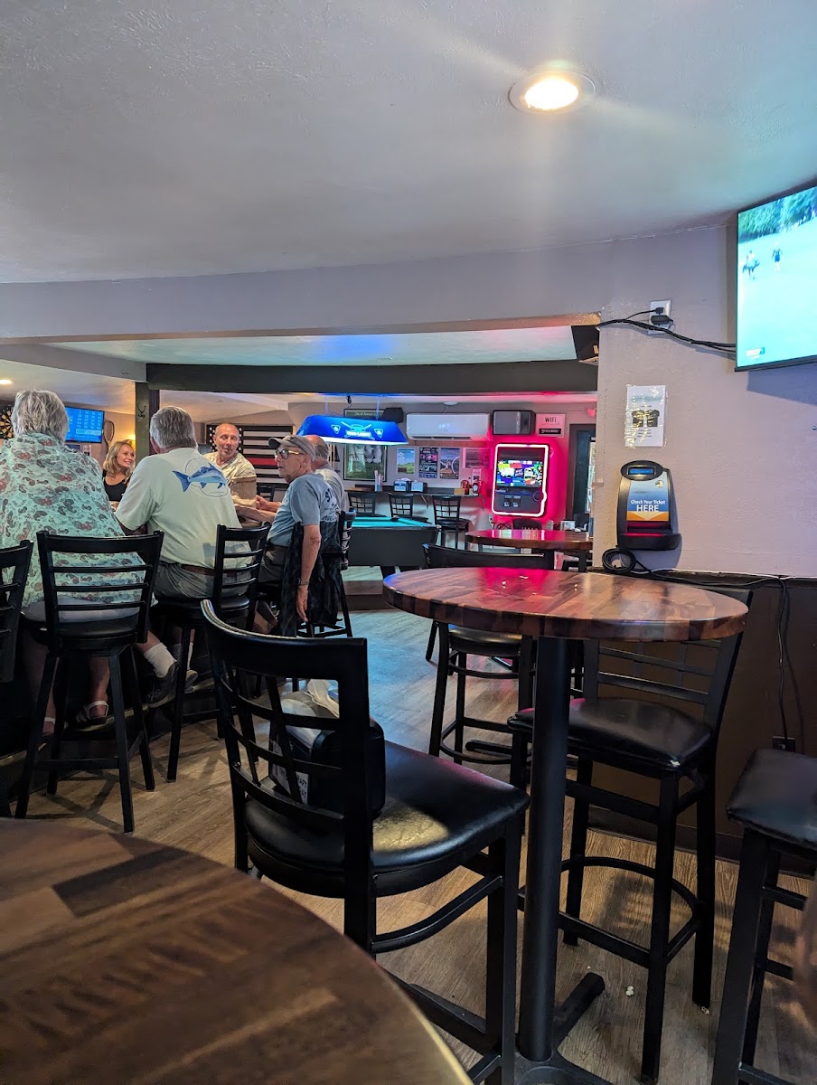 The Green Door Tavern - Photo 5