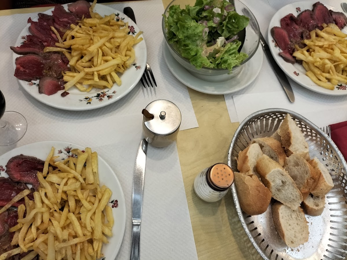 Au Petit Bar - Photo 3