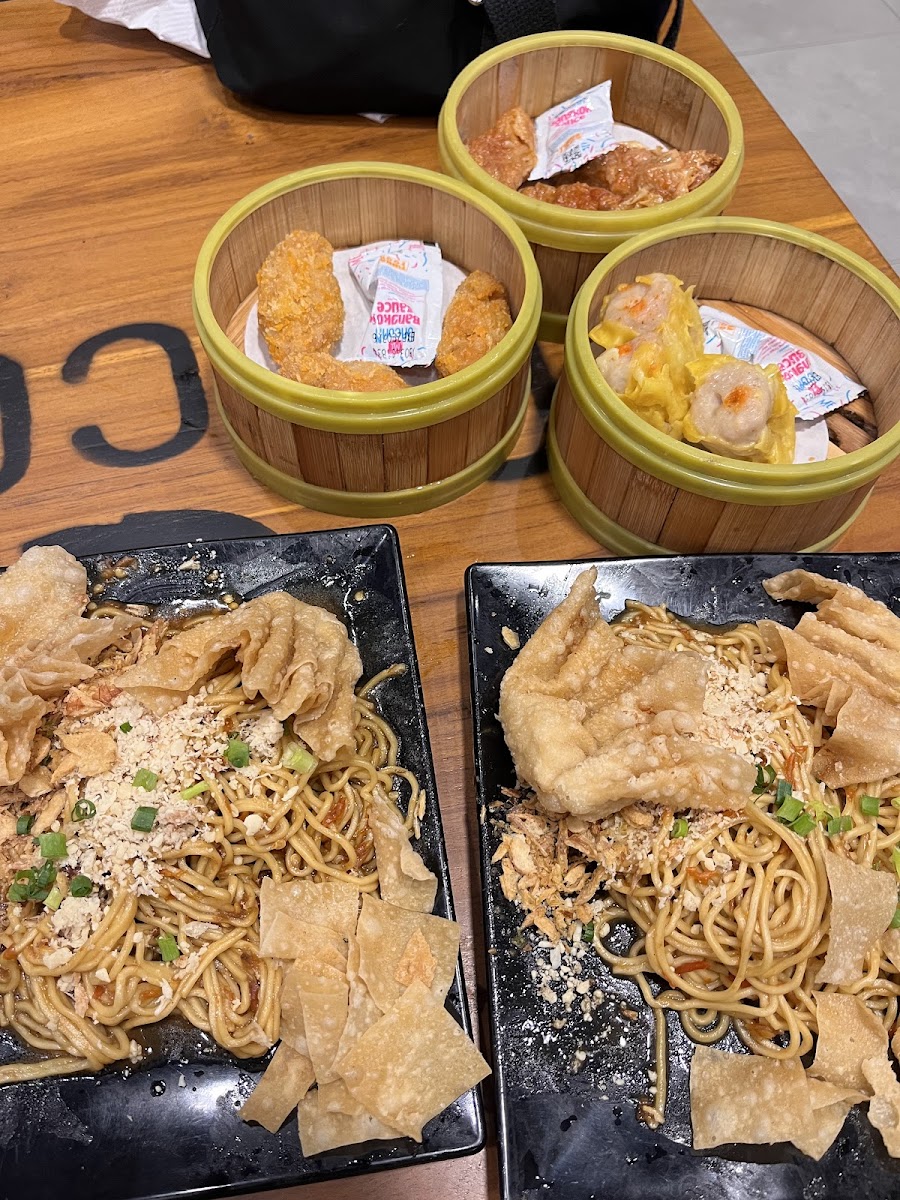 Mie Gacoan Batam (Golden City) - Photo 2