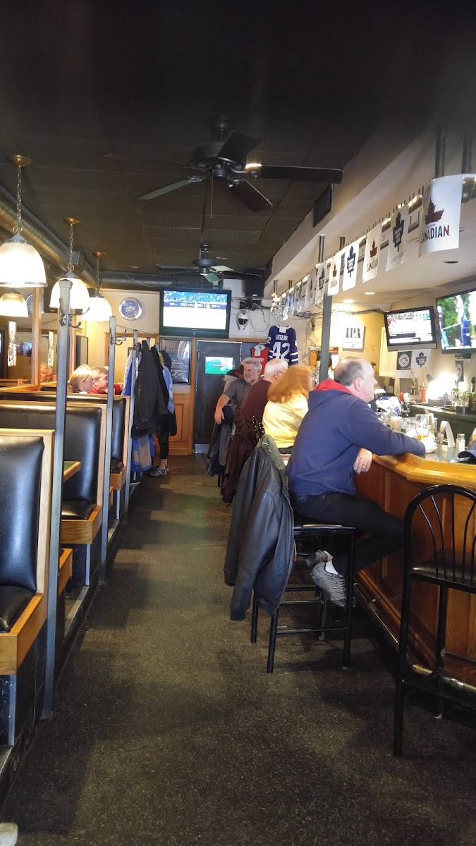 TKO'S SPORTS BAR AND RESTAURANT - Photo 3