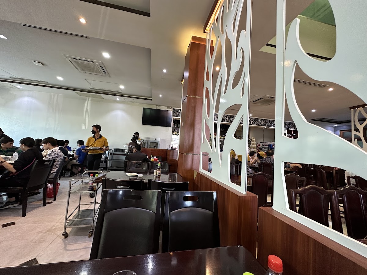 Pochentong Restaurant - Photo 4