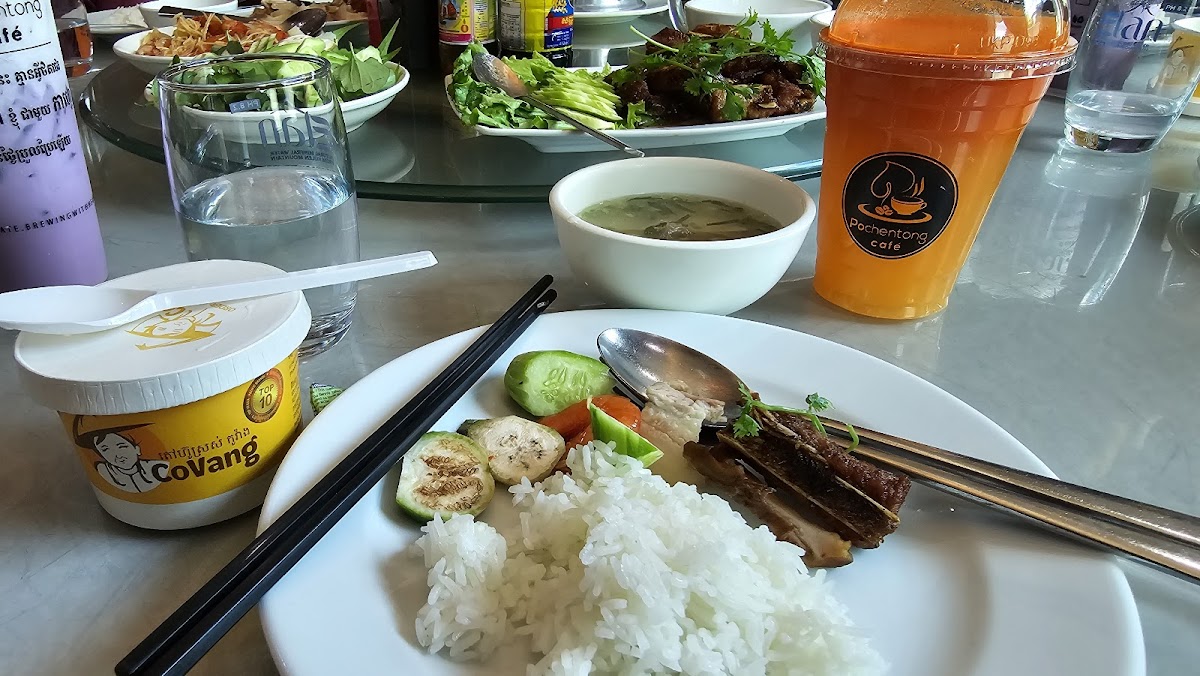 Pochentong Restaurant - Photo 5