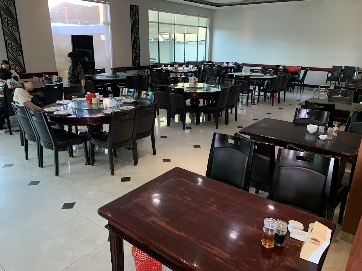 Pochentong Restaurant - Photo 6