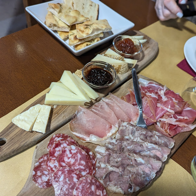 Tagliere Salumi E Formaggi