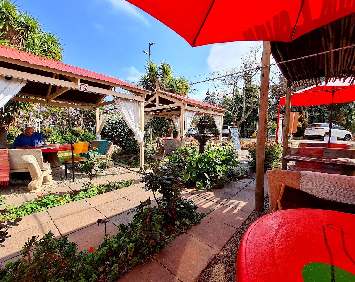 Whispering Oaks Garden Cafe