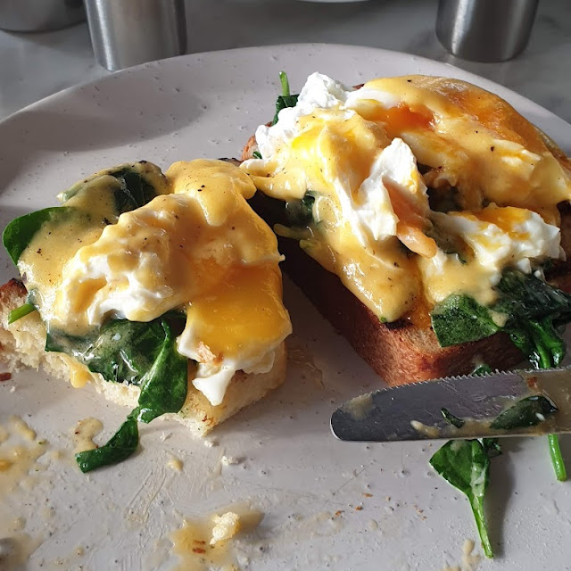 Eggs Benedict