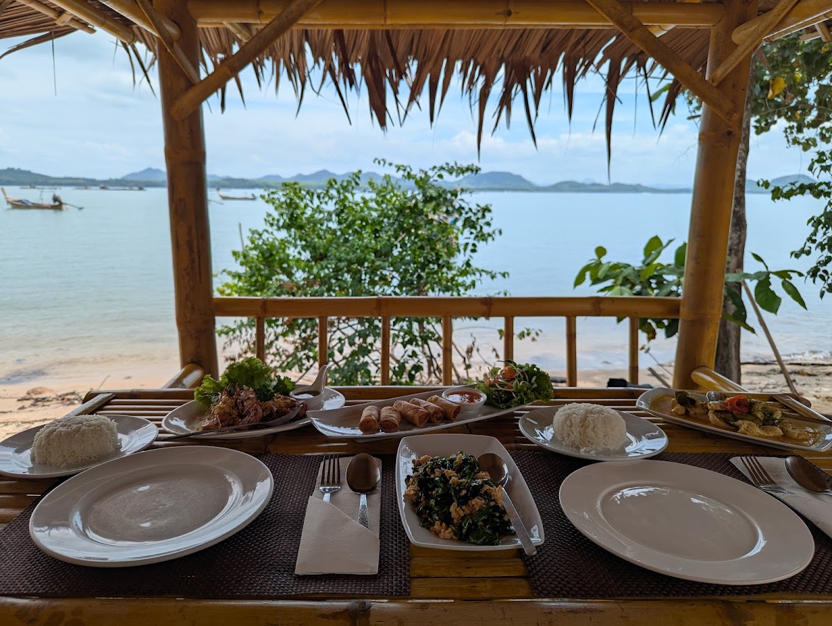 Baan Rim Nam Restaurant