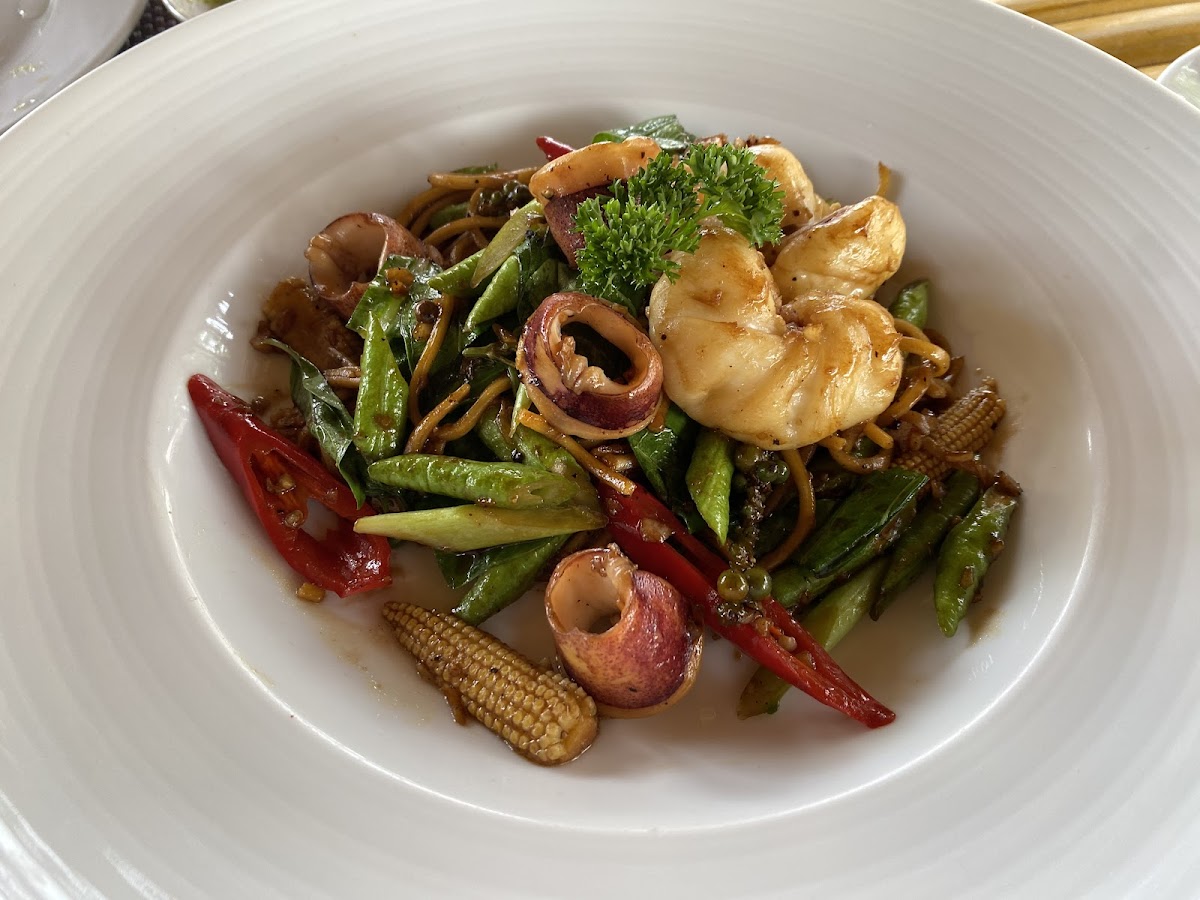 Baan Rim Nam Restaurant - Photo 2