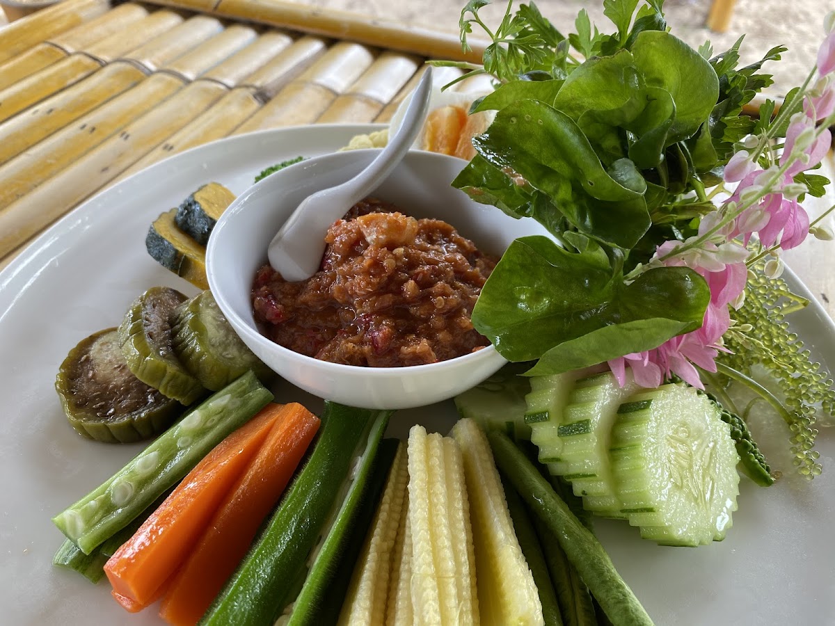 Baan Rim Nam Restaurant - Photo 4