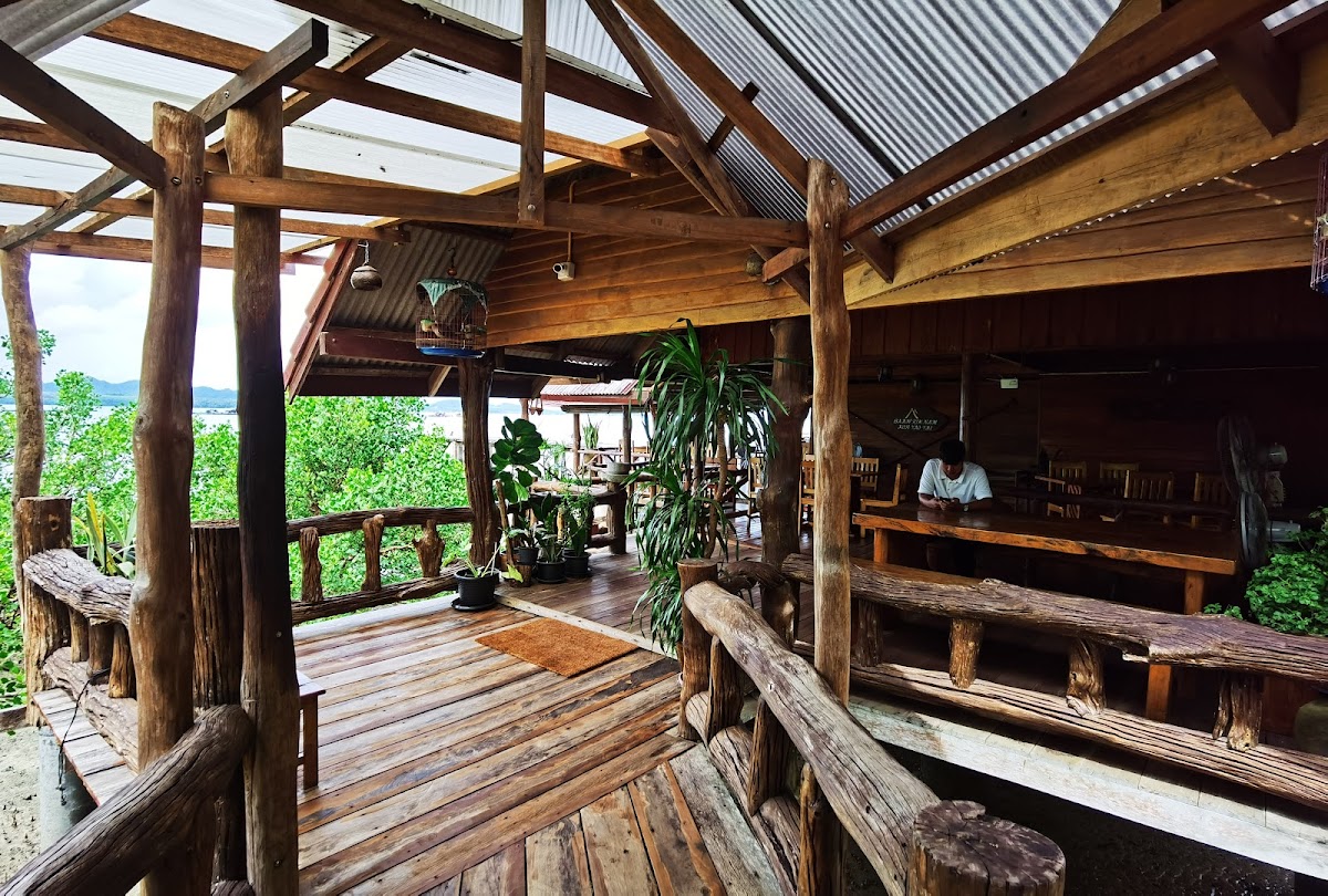 Baan Rim Nam Restaurant - Photo 7