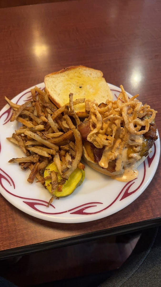 Eagle Grille & Tavern - Photo 9