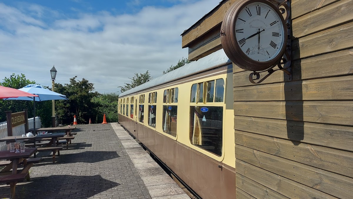 Carriages - Photo 9