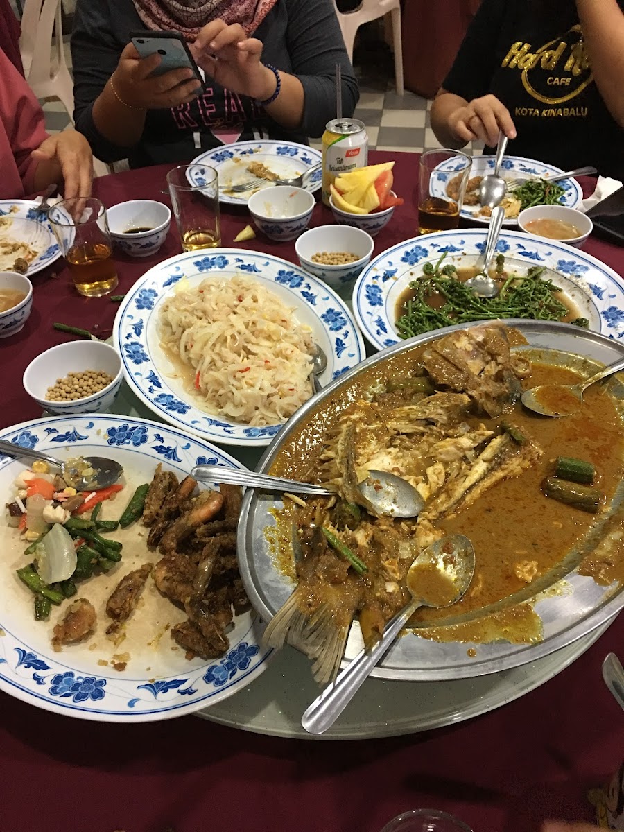 JS Seafood Restaurant - Photo 7