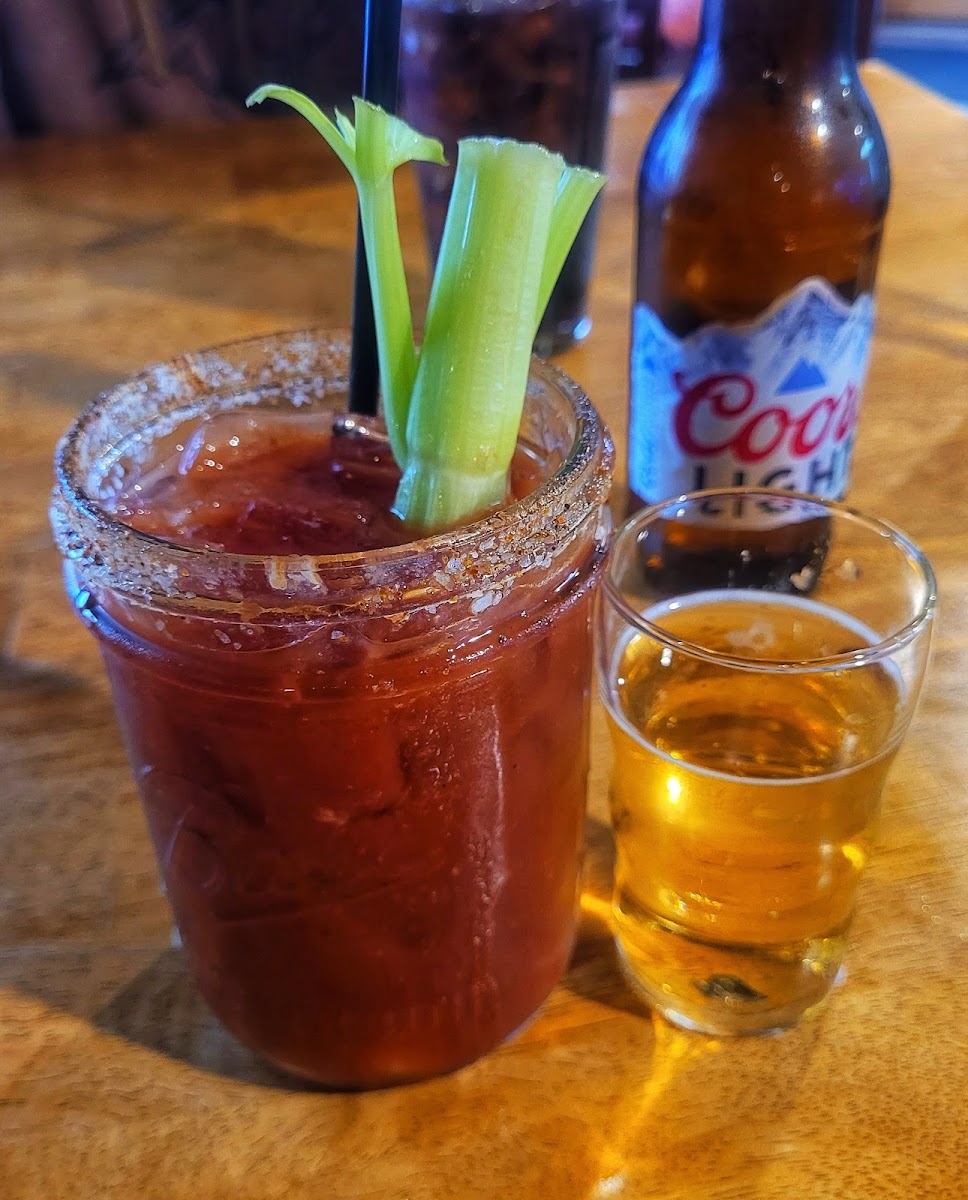 Covered Wagon Restaurant & Bar - Photo 4