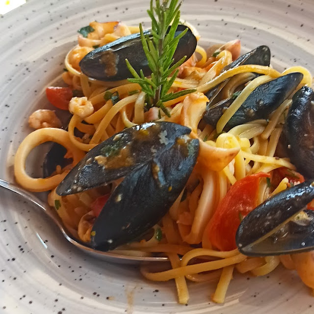 Linguine Fruta DETI Seafood Linguine