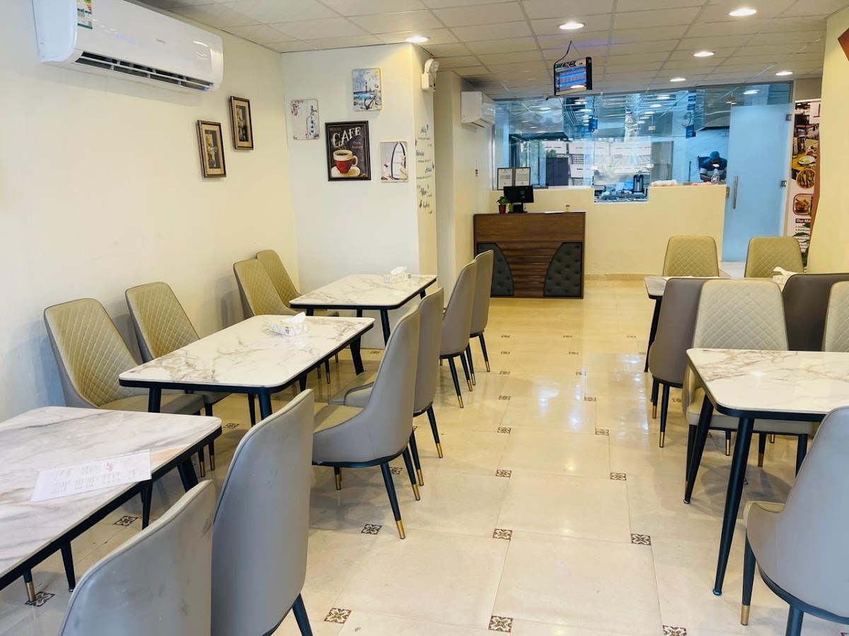 Lalazar The Continental Flavours Restaurant - Photo 6