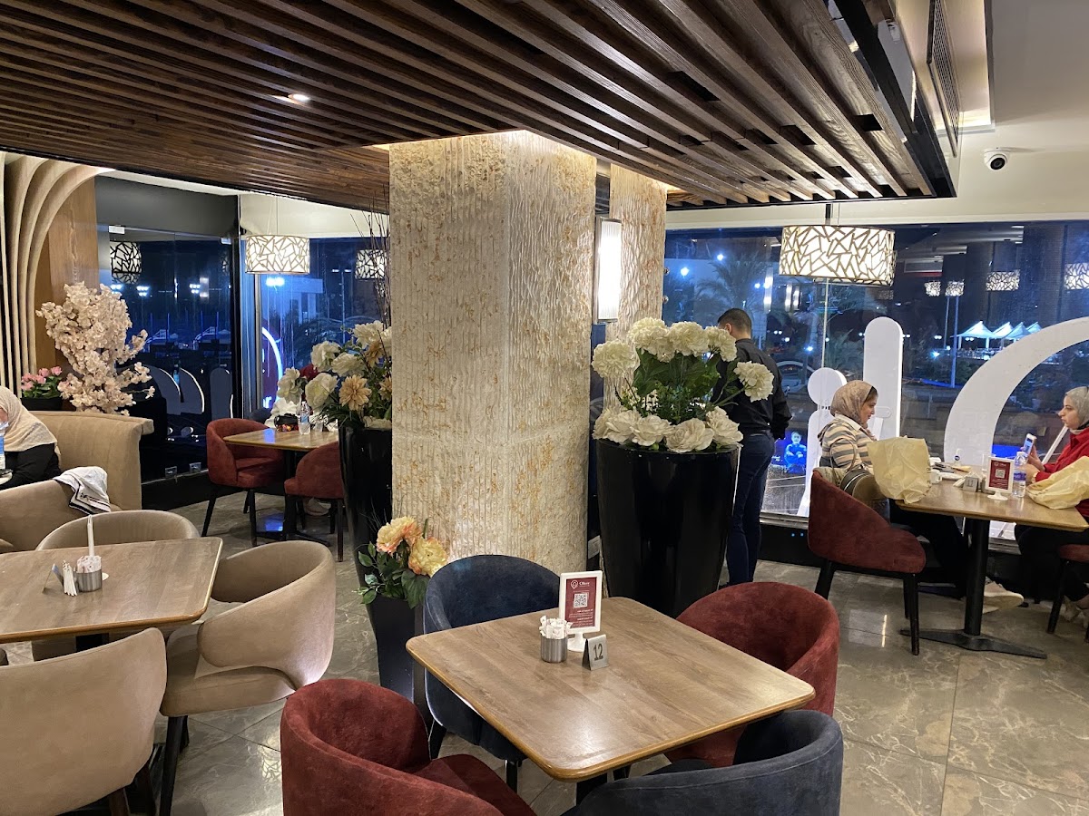Oliver restaurant & cafe